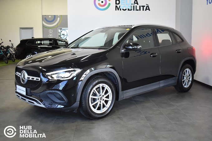 MERCEDES-BENZ GLA 180 Automatic Business Extra